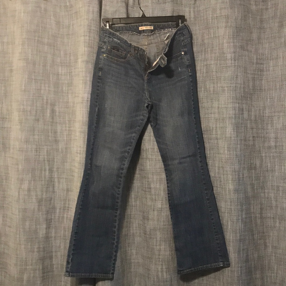 Levi Boot Cut Jeans. EUC, very clean